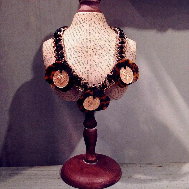 Butik Amorita Винтажное zlatno ogrlica s konjskih glava za žene Slika  1