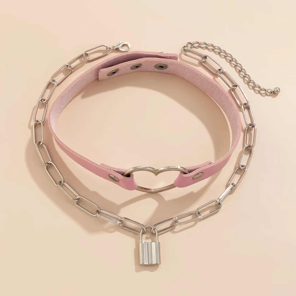 Gotička Pink umjetna koža Kratke ogrlice Ogrlice za žene Višeslojne debeli lanac sa ključem Privjesak Ogrlica 2022 Modni nakit darove Slika  4