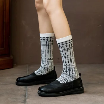Nove jesensko-zimske Klasični Vintage čarape u britanskom stilu do telad Ženski unisex Kawai Japanske ženske čarape Pamuk 90401